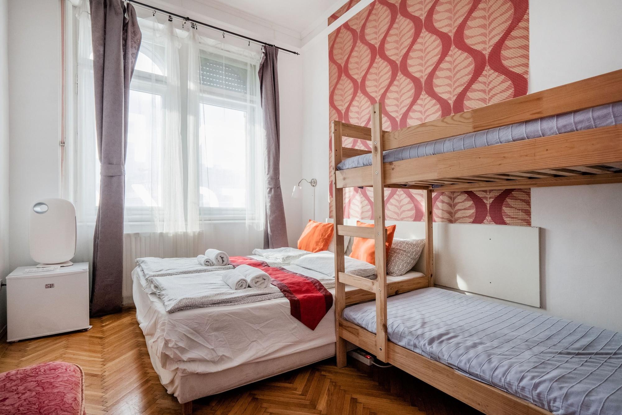 Europa Centerpoint Guesthouse Budapest Luaran gambar