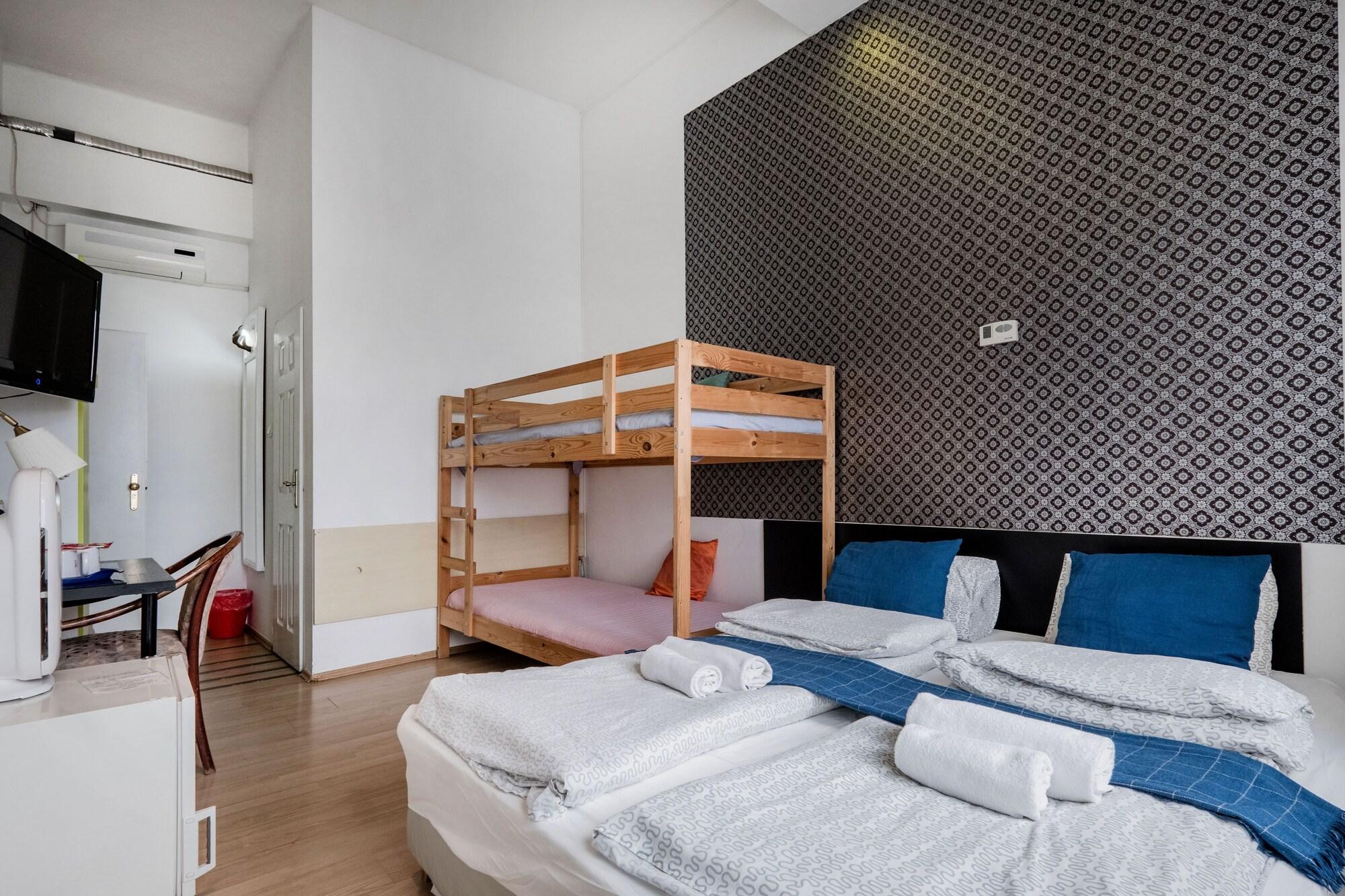 Europa Centerpoint Guesthouse Budapest Luaran gambar