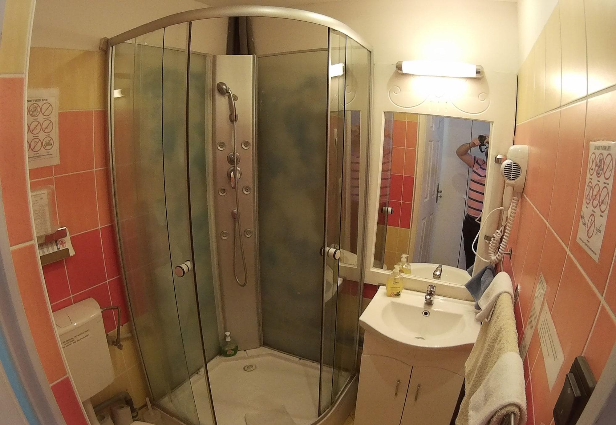 Europa Centerpoint Guesthouse Budapest Luaran gambar