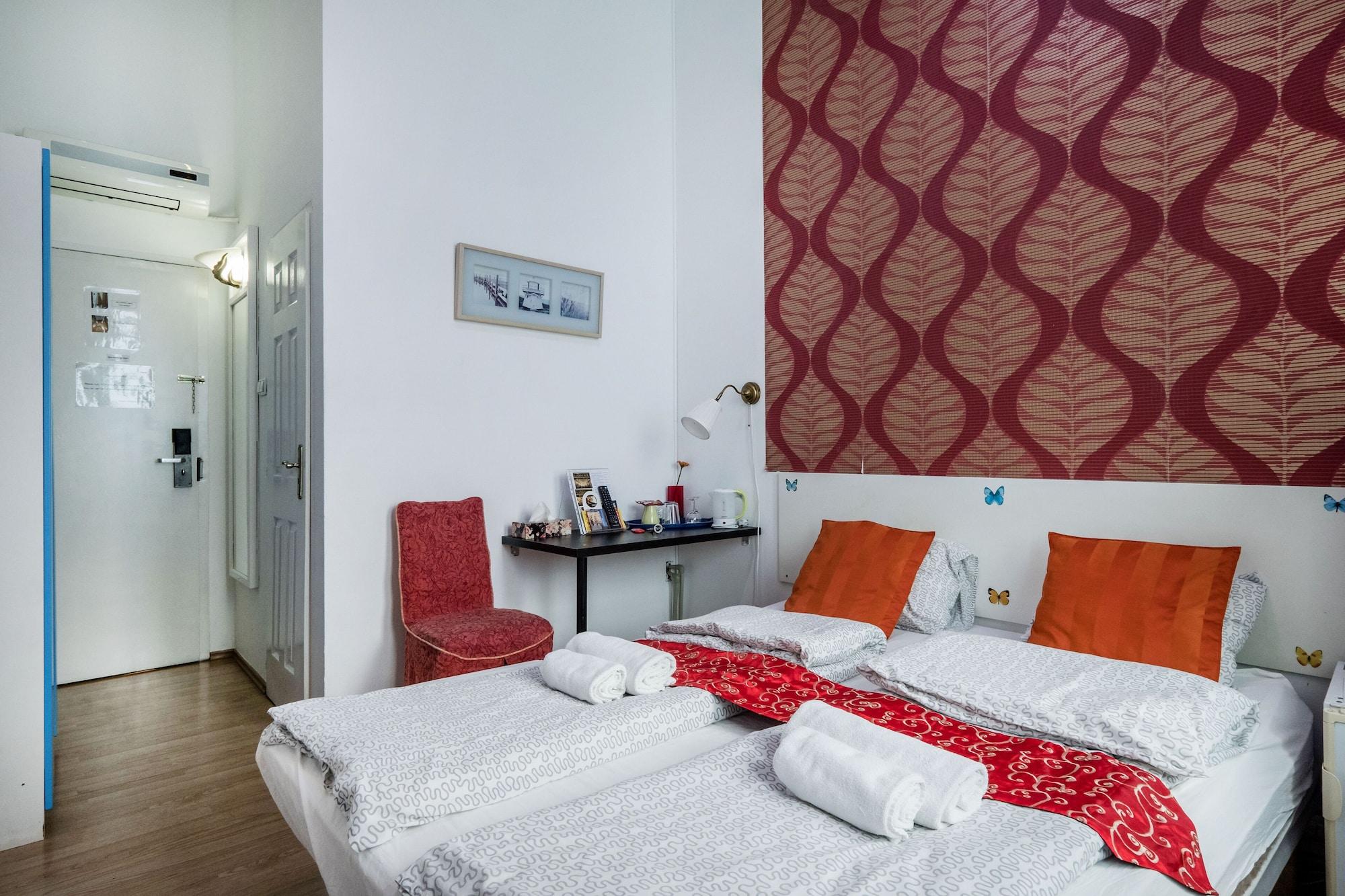 Europa Centerpoint Guesthouse Budapest Luaran gambar