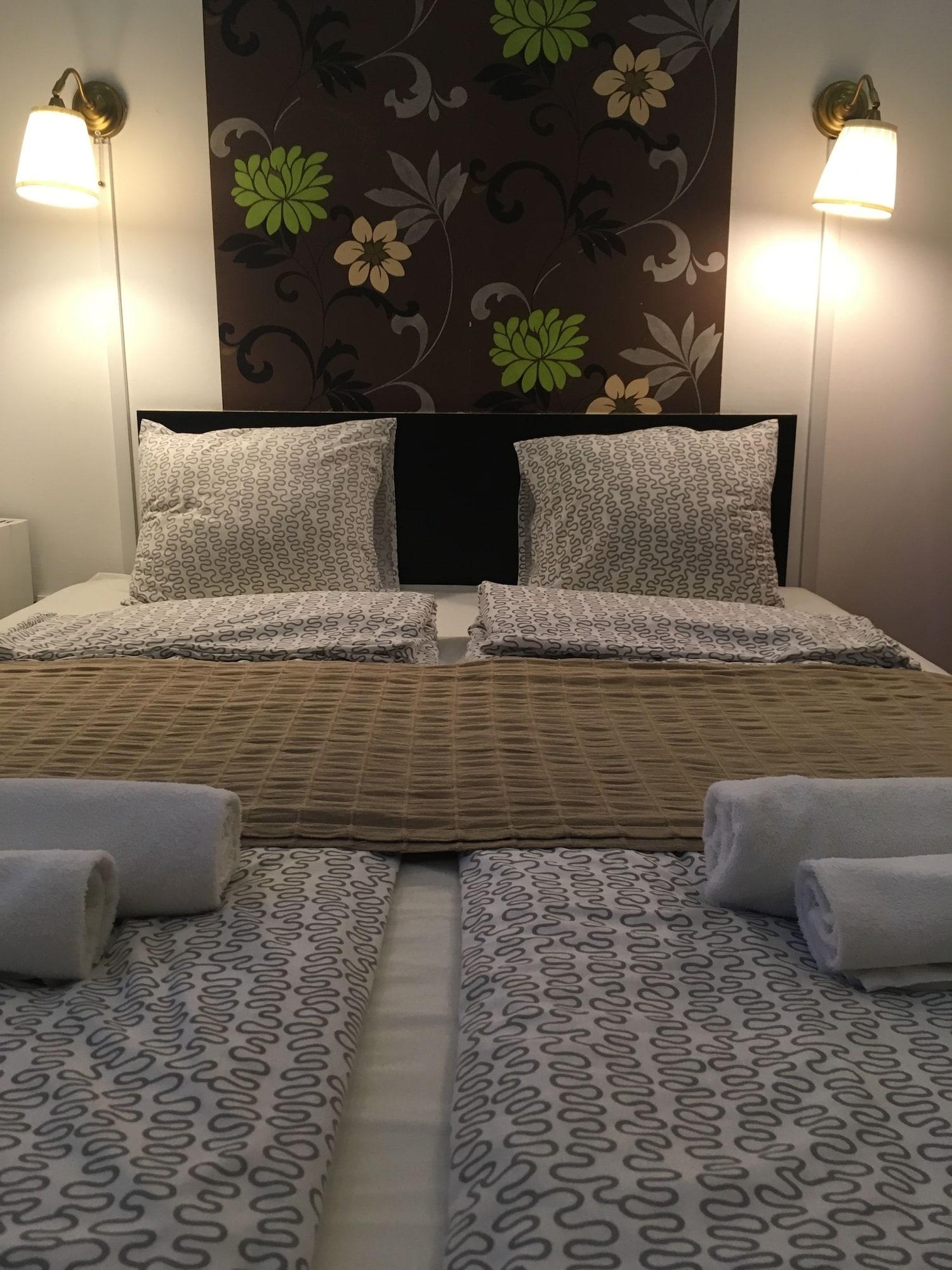 Europa Centerpoint Guesthouse Budapest Luaran gambar