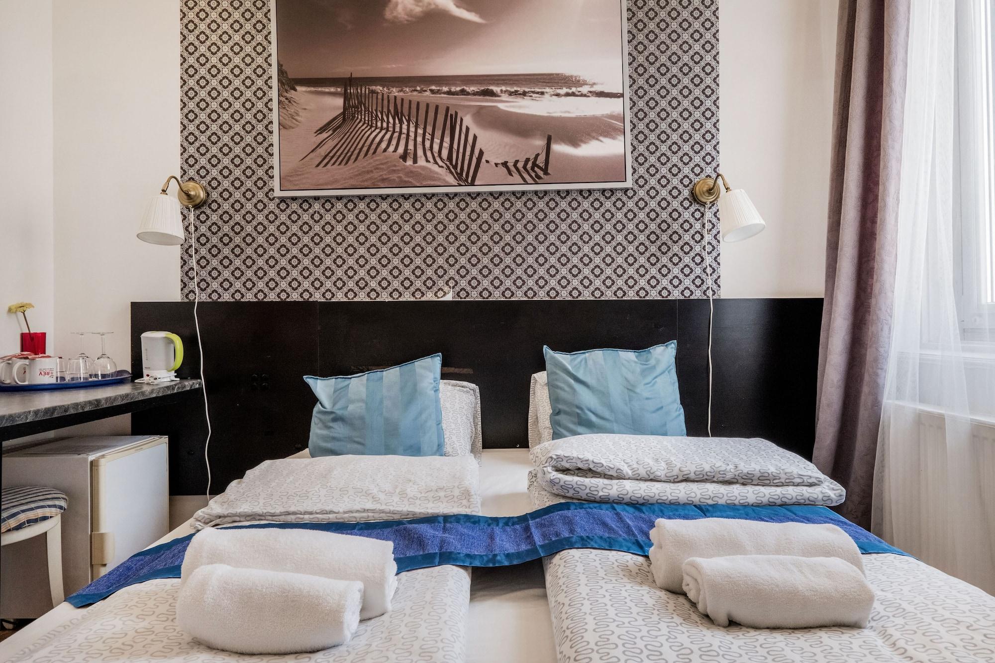 Europa Centerpoint Guesthouse Budapest Luaran gambar