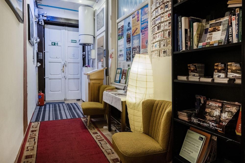 Europa Centerpoint Guesthouse Budapest Luaran gambar