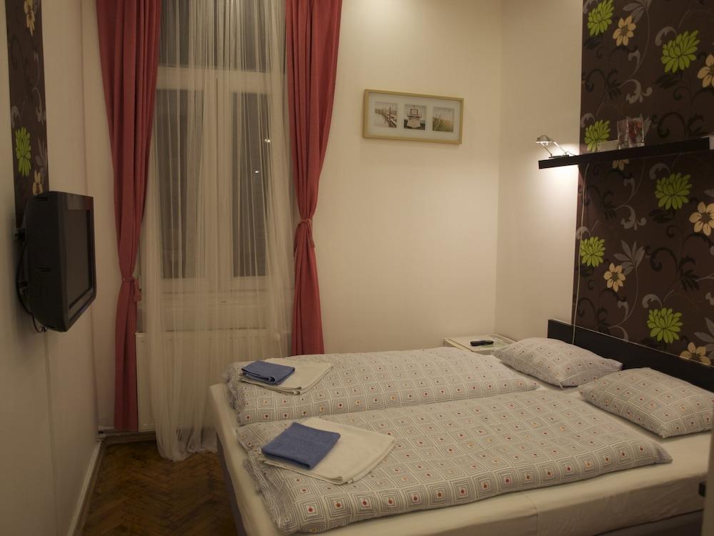 Europa Centerpoint Guesthouse Budapest Luaran gambar