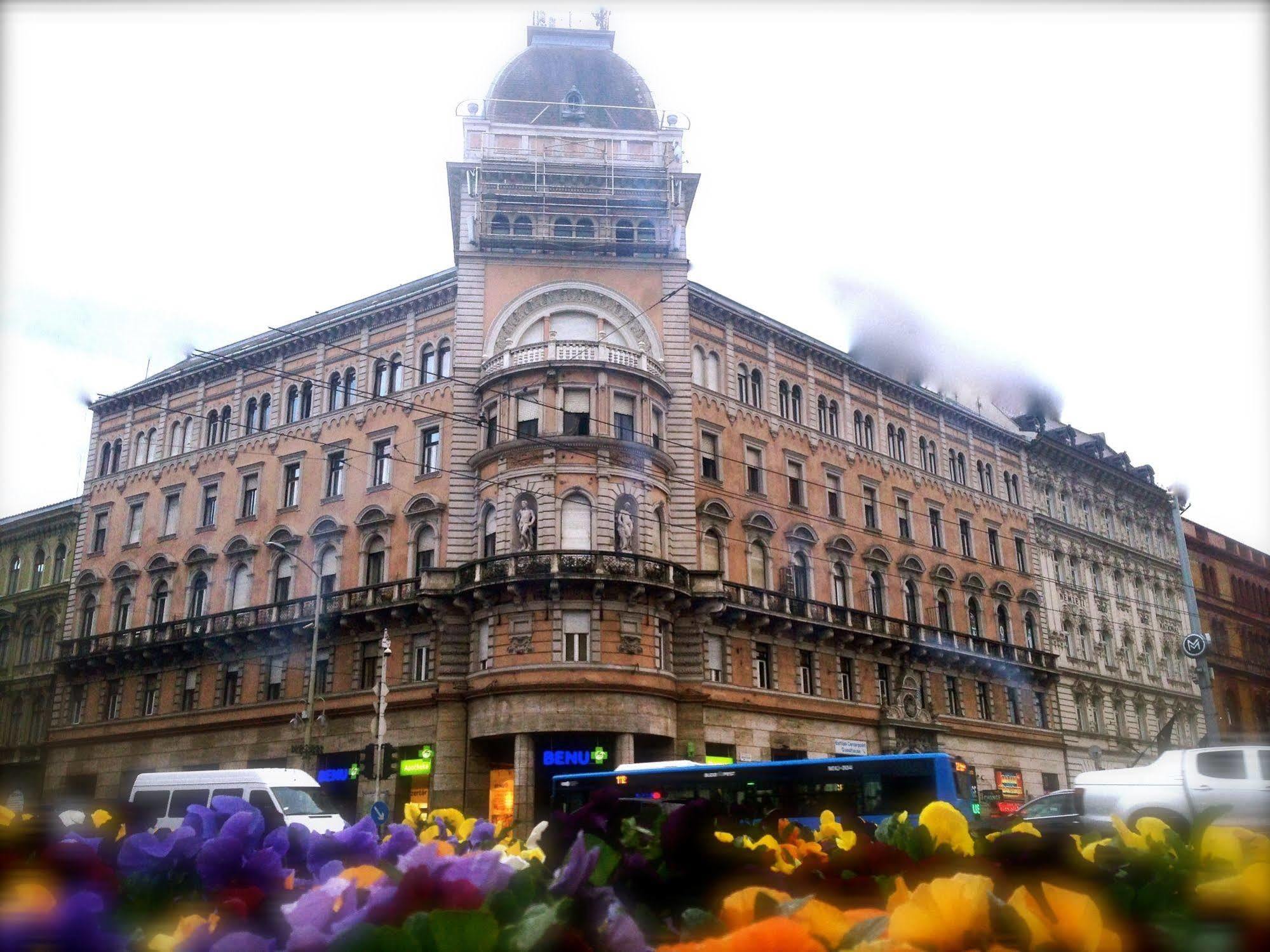 Europa Centerpoint Guesthouse Budapest Luaran gambar